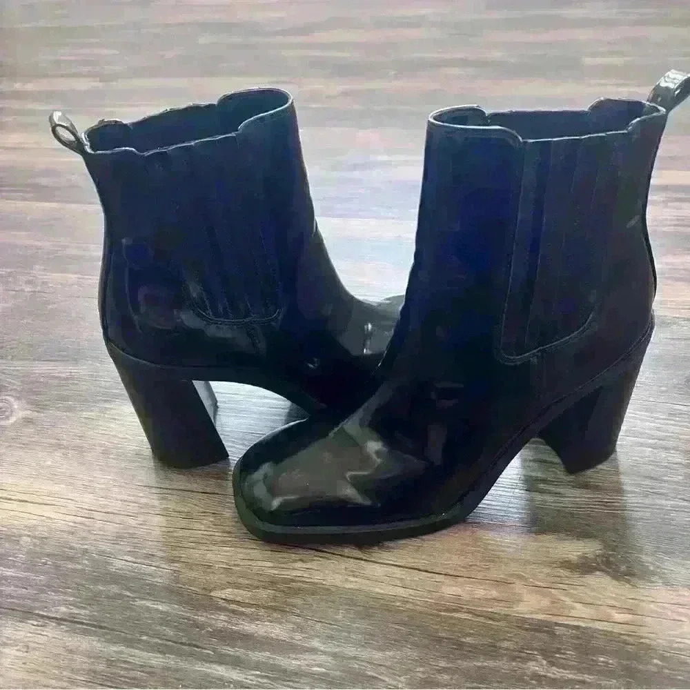 Steve Madden Black Patent Leather Chelsea Boot